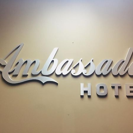 Hotel Ambassador แวนคูเวอร์ ภายนอก รูปภาพ