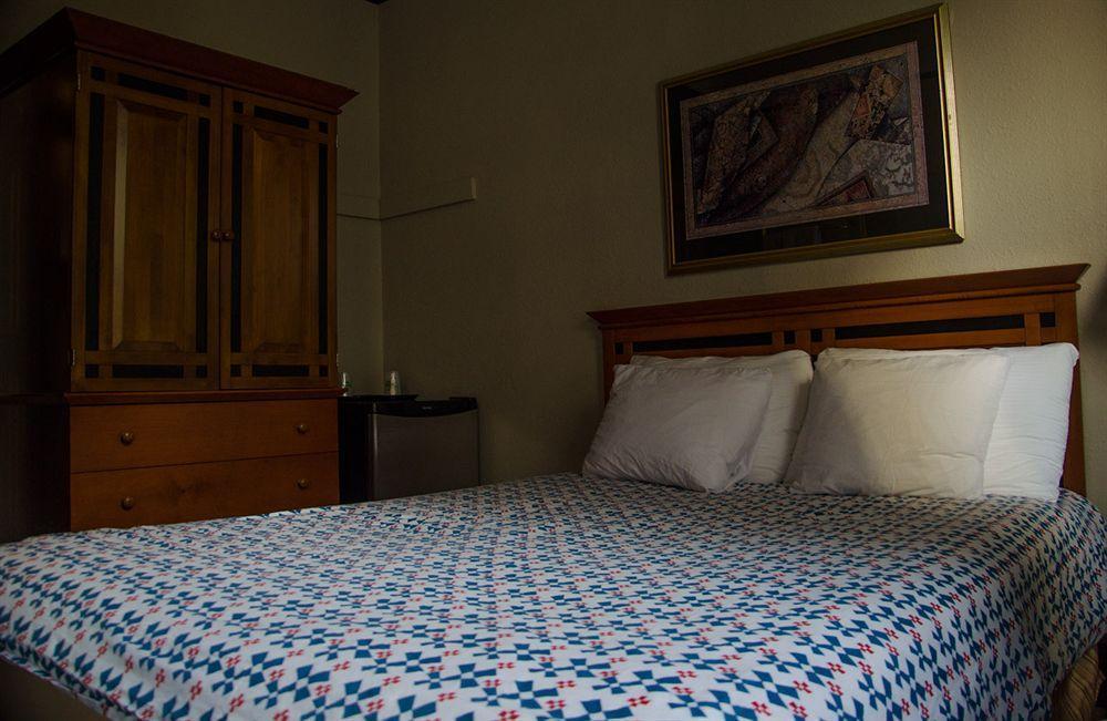 Hotel Ambassador แวนคูเวอร์ ภายนอก รูปภาพ