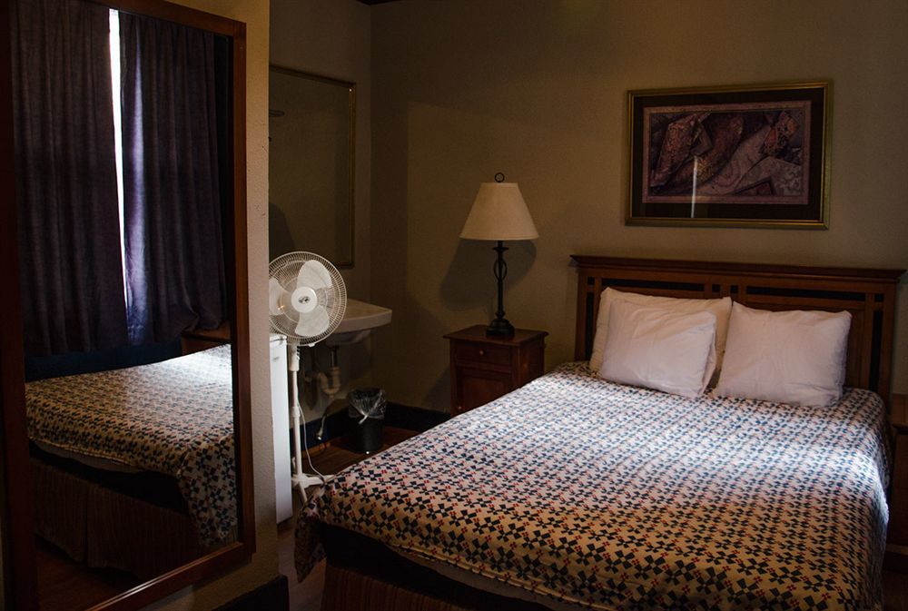 Hotel Ambassador แวนคูเวอร์ ภายนอก รูปภาพ