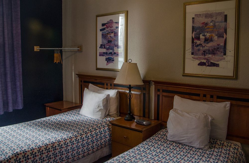Hotel Ambassador แวนคูเวอร์ ภายนอก รูปภาพ