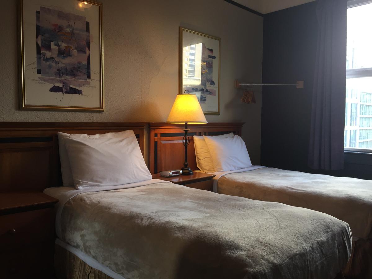 Hotel Ambassador แวนคูเวอร์ ภายนอก รูปภาพ