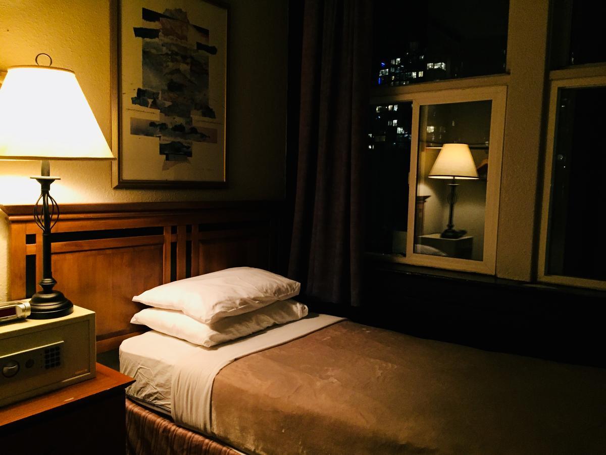 Hotel Ambassador แวนคูเวอร์ ภายนอก รูปภาพ
