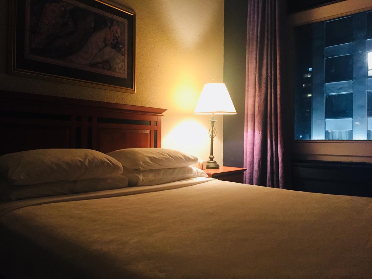 Hotel Ambassador แวนคูเวอร์ ภายนอก รูปภาพ