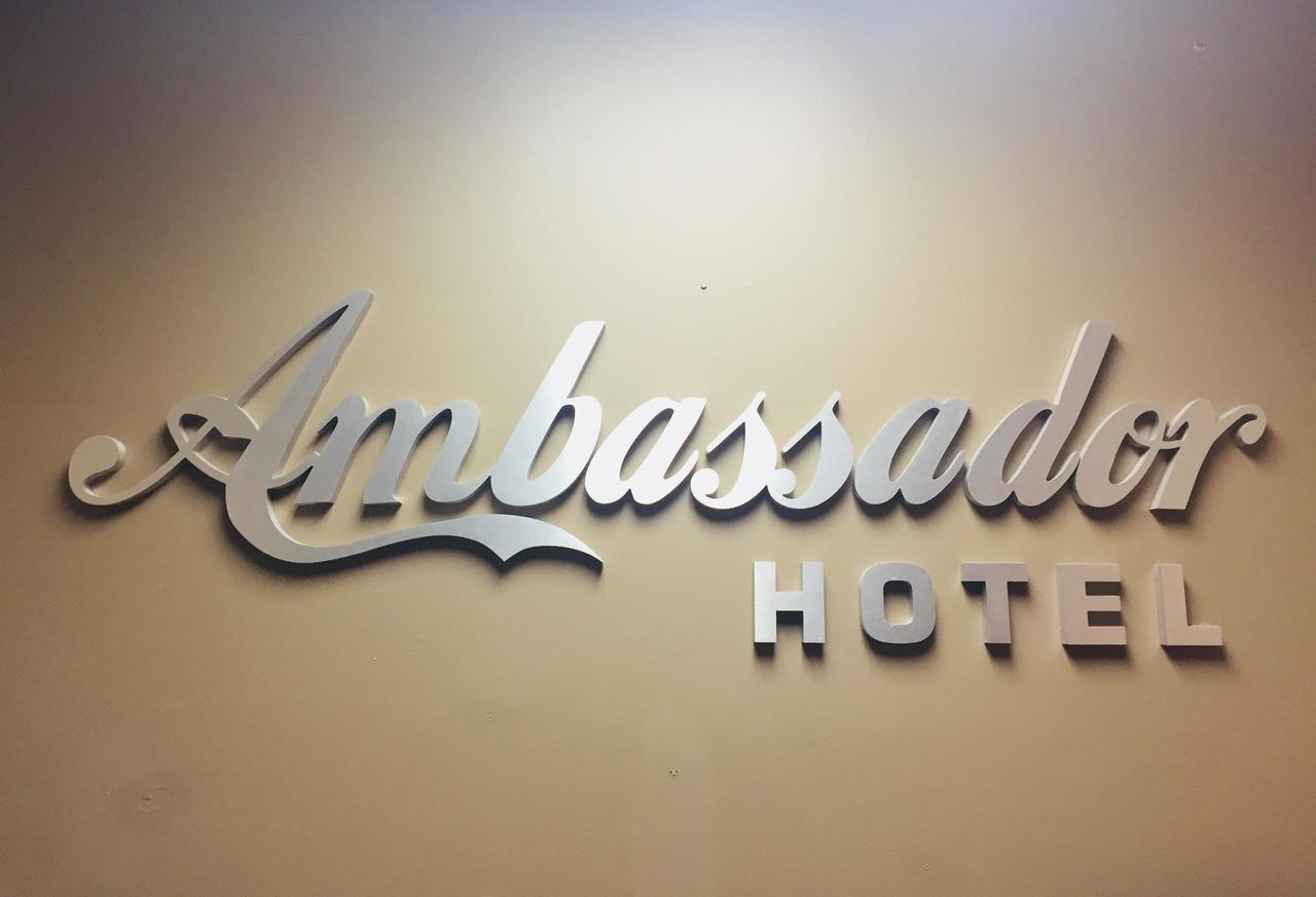 Hotel Ambassador แวนคูเวอร์ ภายนอก รูปภาพ