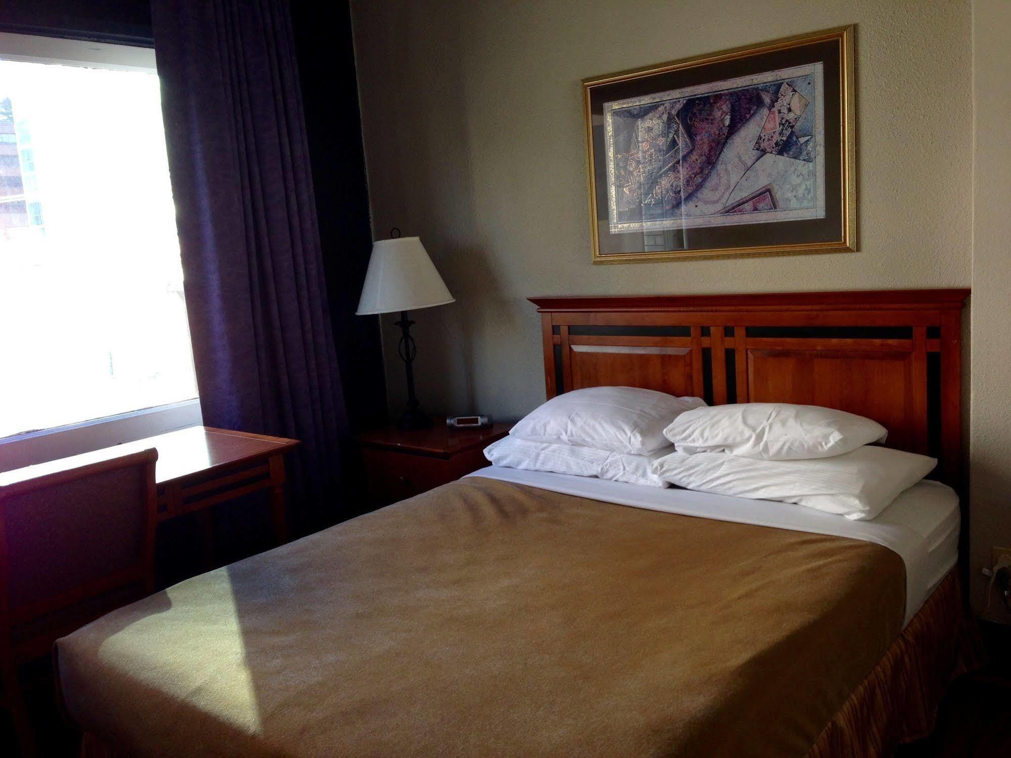 Hotel Ambassador แวนคูเวอร์ ภายนอก รูปภาพ