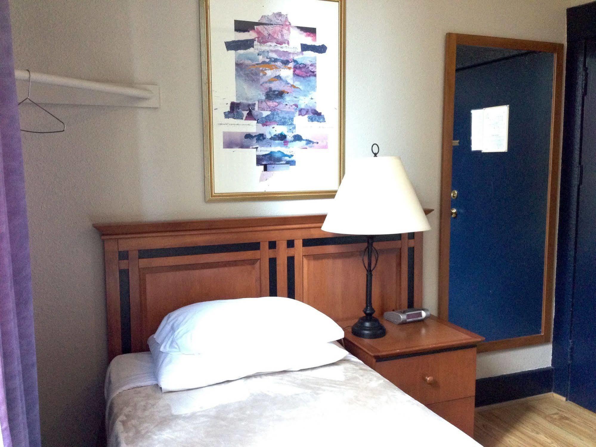 Hotel Ambassador แวนคูเวอร์ ภายนอก รูปภาพ