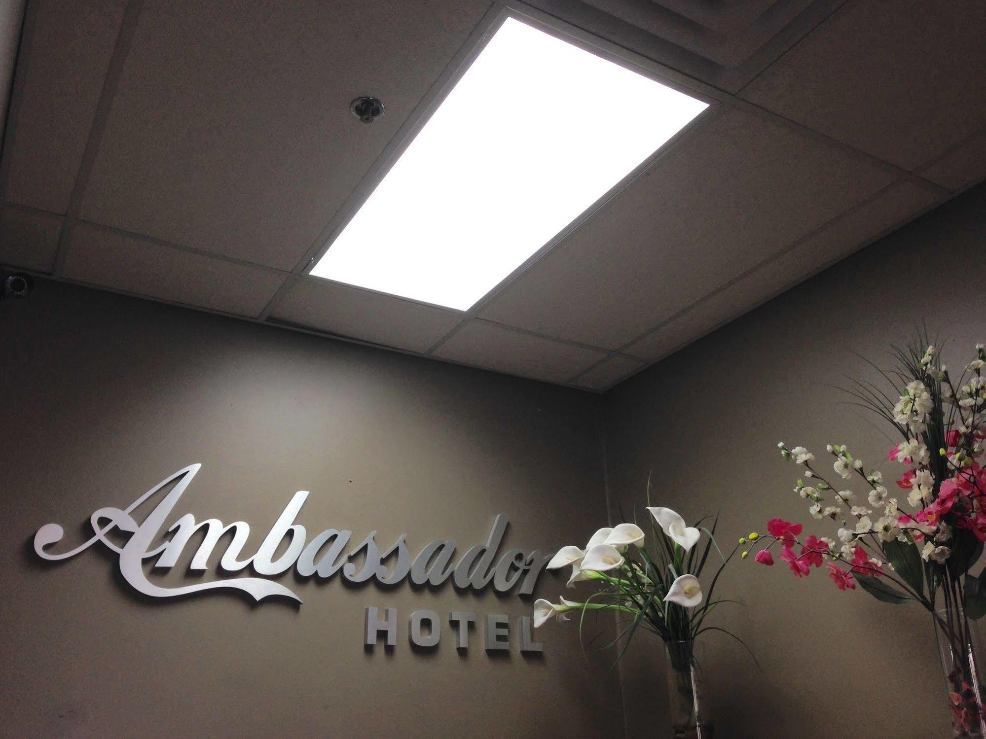 Hotel Ambassador แวนคูเวอร์ ภายนอก รูปภาพ
