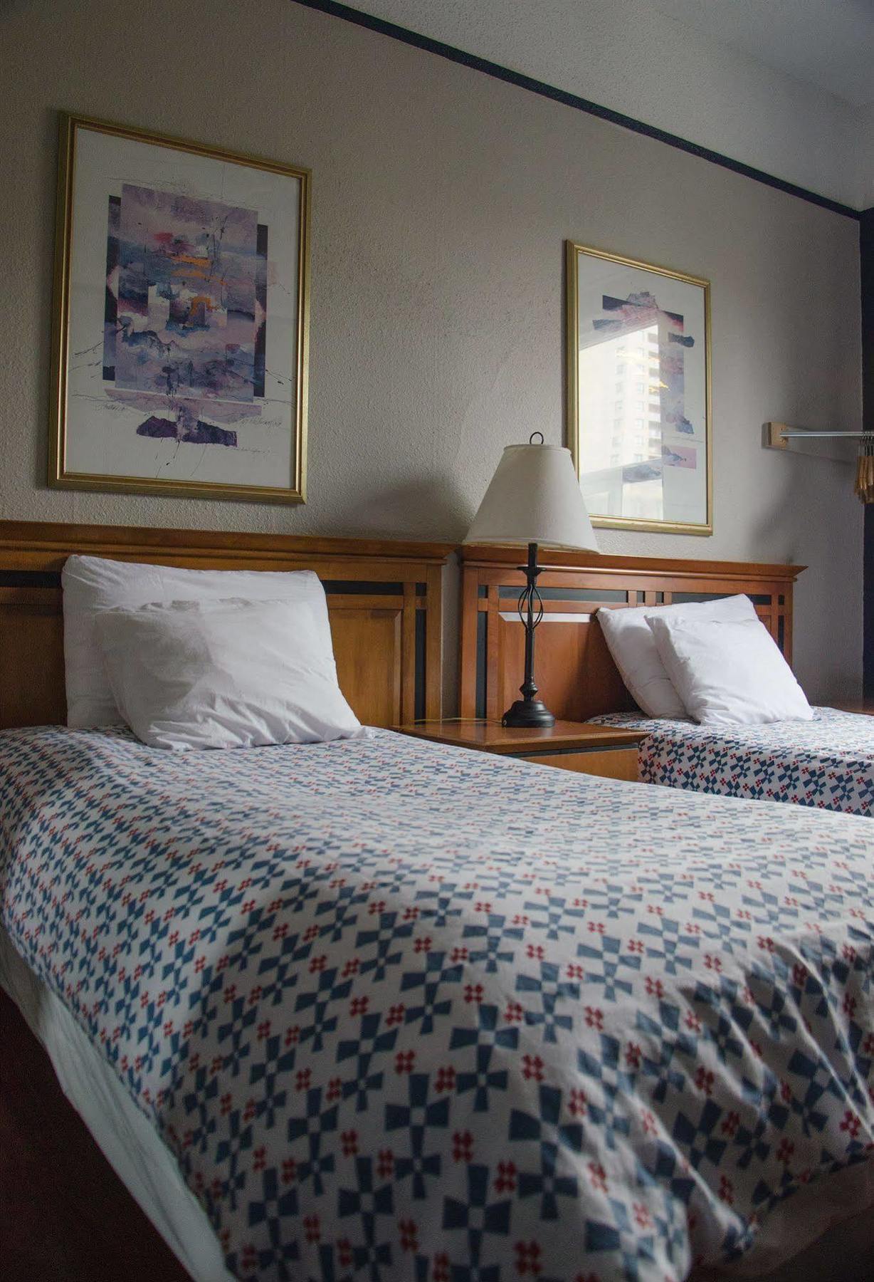 Hotel Ambassador แวนคูเวอร์ ภายนอก รูปภาพ
